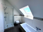 Badezimmer DG