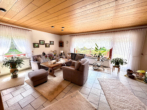 Wohnzimmer - Einfamilienhaus mit Einliegerwohnung und Vollkeller in ruhiger Lage