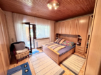 Schlafzimmer - Einfamilienhaus mit Einliegerwohnung und Vollkeller in ruhiger Lage