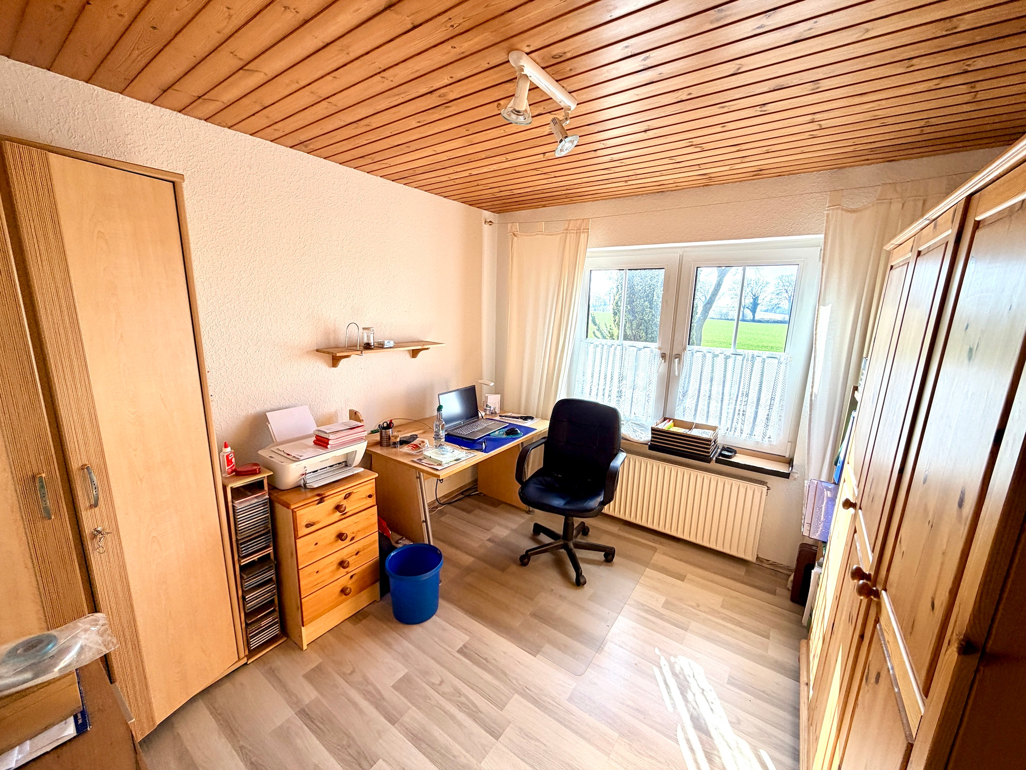 Büro EG